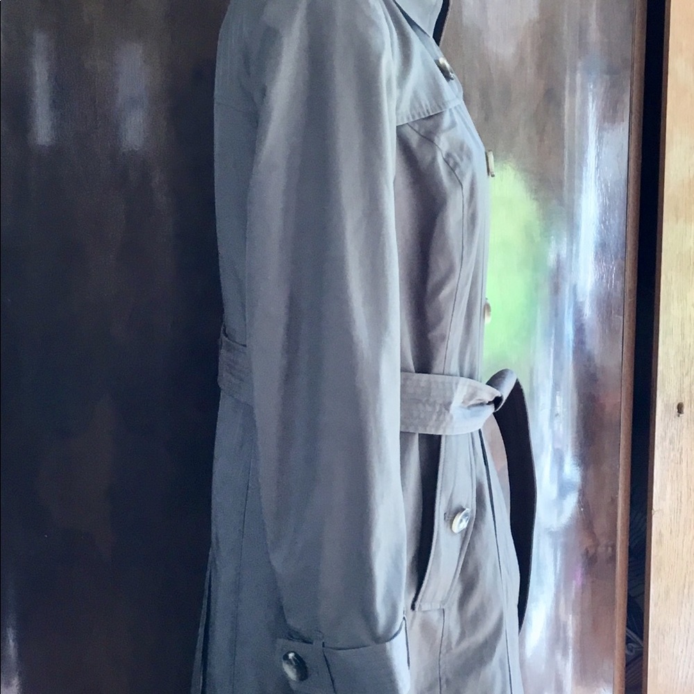London Fog Trench Coat - Picture 4 of 8